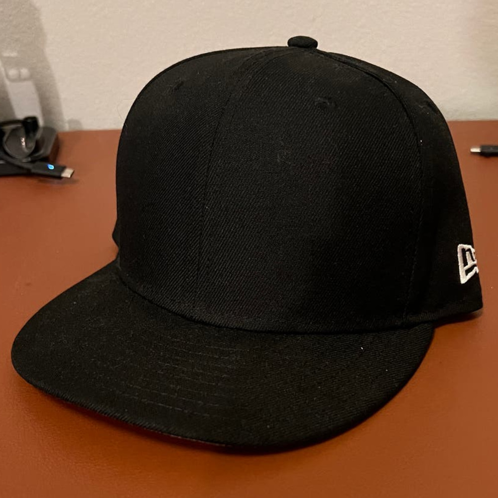 New Era Custom 9FIFTY Snapback Cap Black Men One Size Flat Brim Adjustable Strap